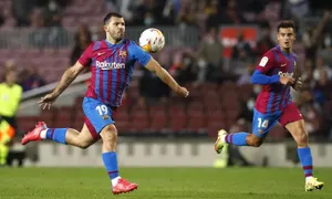 Aguero đòi Barca 3,2 triệu USD tiền lương